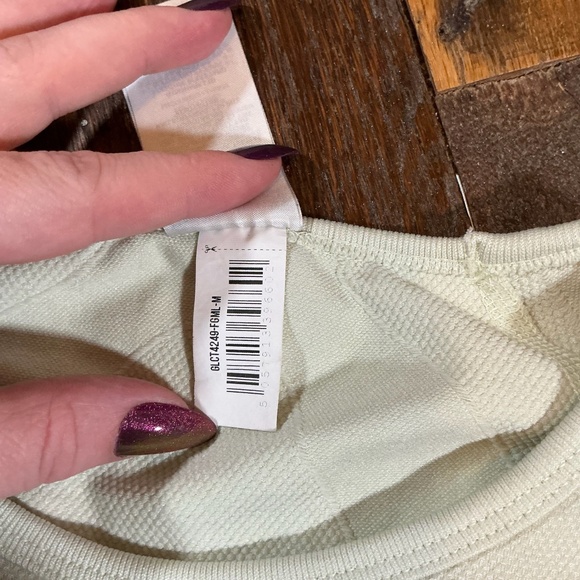 Gymshark Adapt Camo Seamless Long Sleeve Crop Top and Shorts Set Beige Size M - Picture 10 of 16